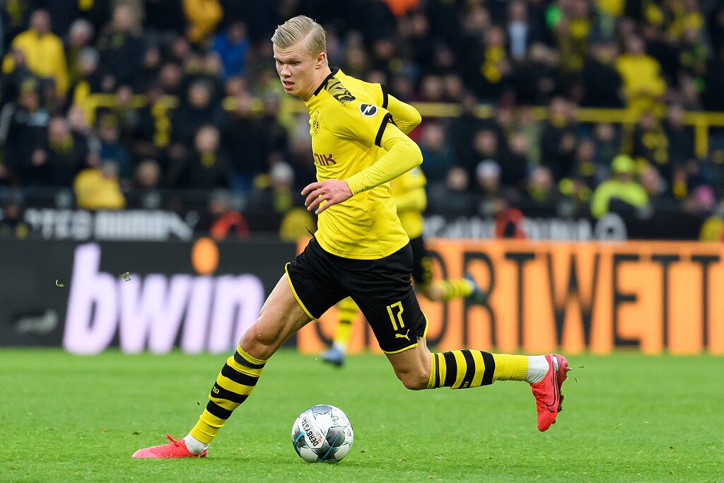 石雪清谈邵佳一出任国足主帅：带队成绩估摸不会有佳也不会有一（石雪清评邵佳一挂帅国足：战绩大概率中规中矩，难有惊喜也不至太差）