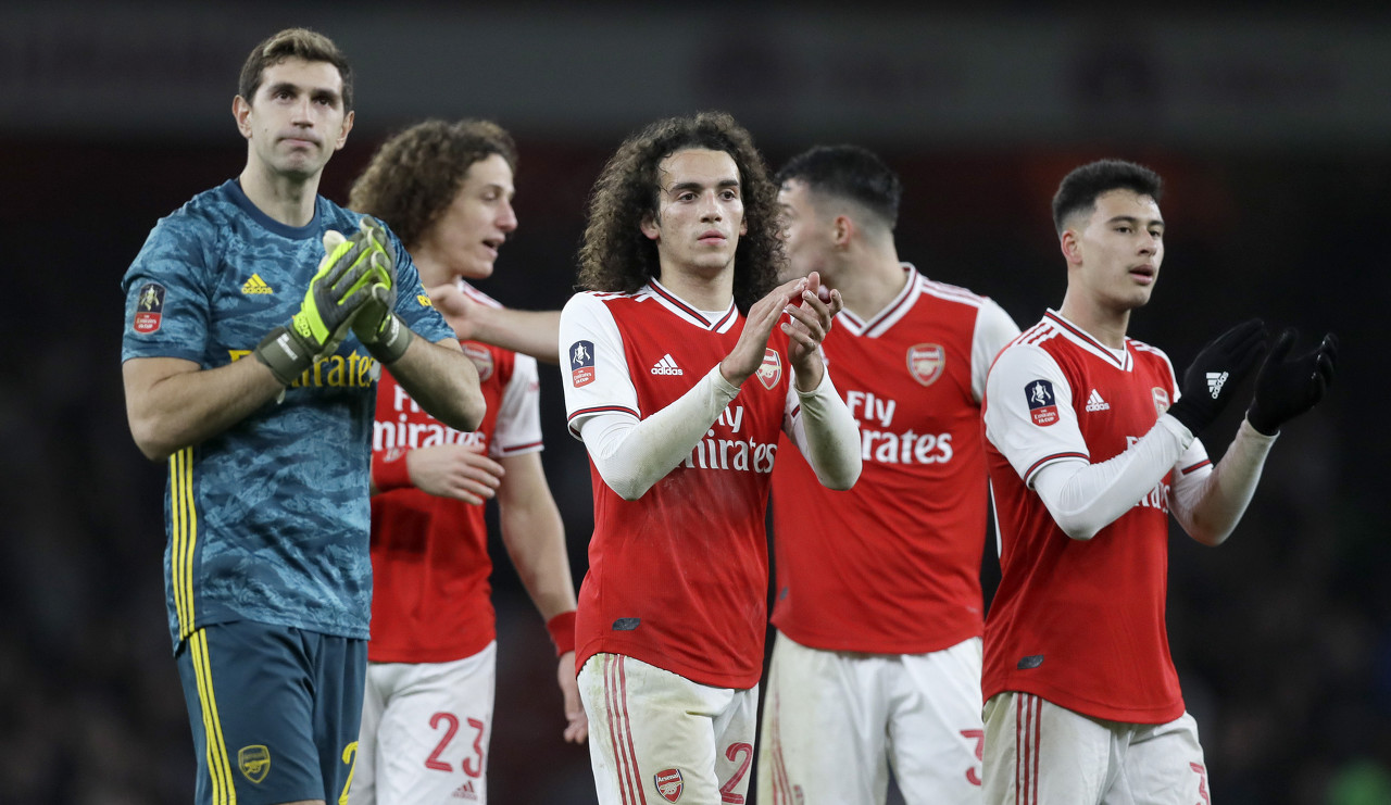 梅州临时主帅：希望球员不要受降级影响，在今后有更好发展（梅州代理主帅：盼球员不受降级阴影影响，未来取得更好发展）