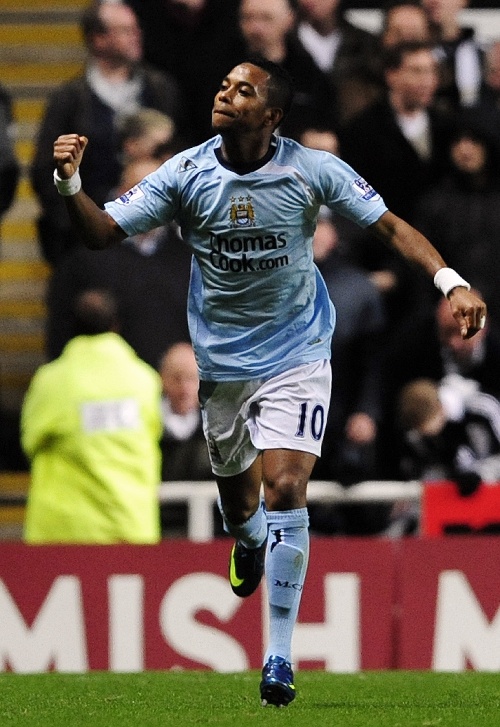 记者：马兹拉维被摩洛哥足协告知不要出战今日曼联的比赛（记者：摩洛哥足协要求马兹拉维缺席今天对阵曼联的比赛）