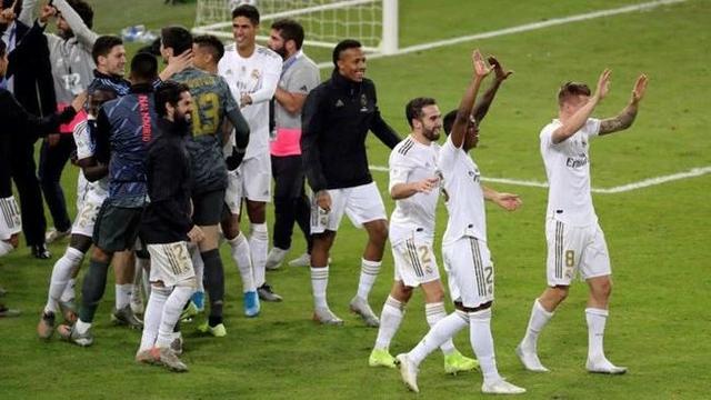 尹鸿博：明天是我生涯最后一场中超，因伤不得不做出退役选择（因伤选择退役，尹鸿博明天将迎来职业生涯最后一场中超）