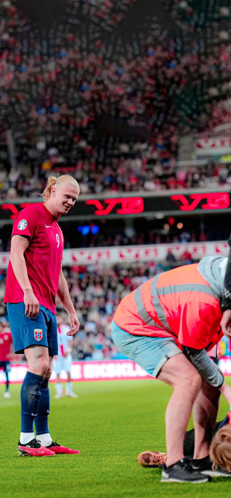 此前曾因性骚扰丑闻离职，斯基拉：奥维马斯接近重返阿贾克斯