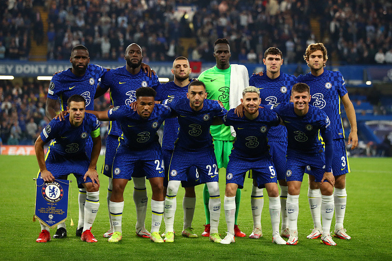 皇马近期面临高压，阿隆索执教遇阻，潜在替代者包括瓜迪奥拉、齐达内及阿韦罗亚，比赛关键影响其未来。