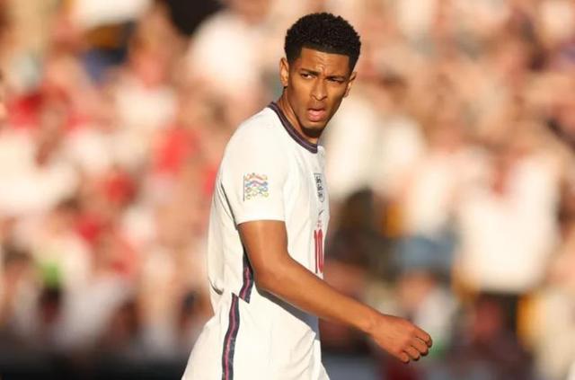 门将长传助攻惊艳全场