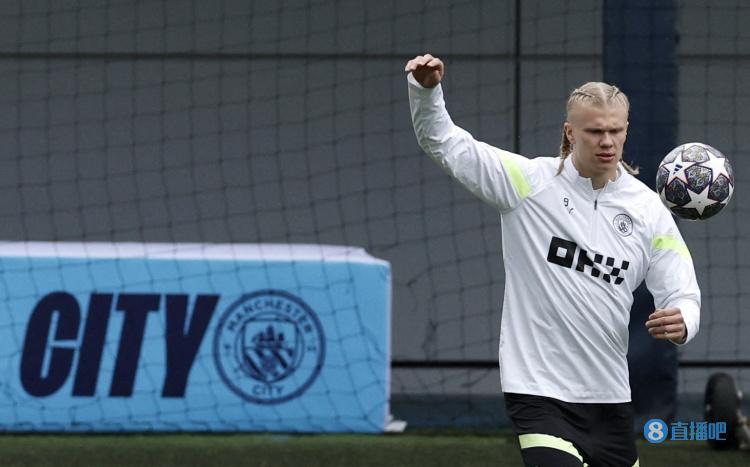 佳夫：作为后卫单场比赛进俩球不常见；沃尔特马德是顶级前锋